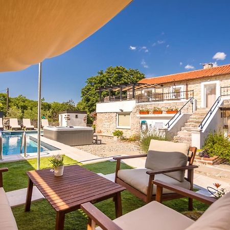 Villa Hrustika - Heated Pool, Jacuzzi & Sauna Gabonjin ภายนอก รูปภาพ